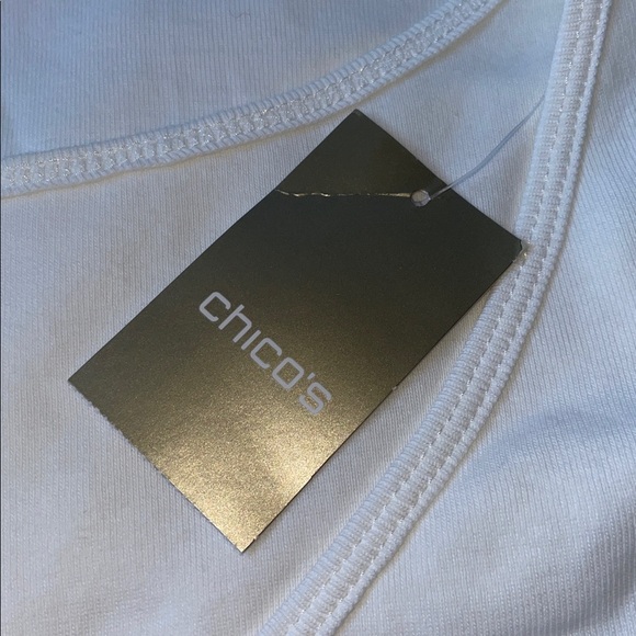 NWT Chico's Classic White Short Sleeve V-Neck Tee.  Size 3. - Picture 5 of 5